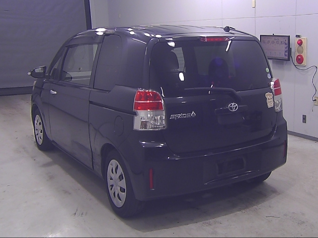 TOYOTA SPADE 2012