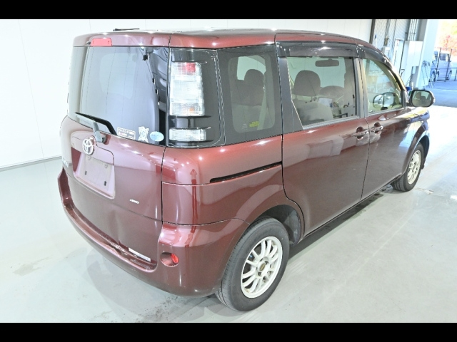 TOYOTA SIENTA 2011