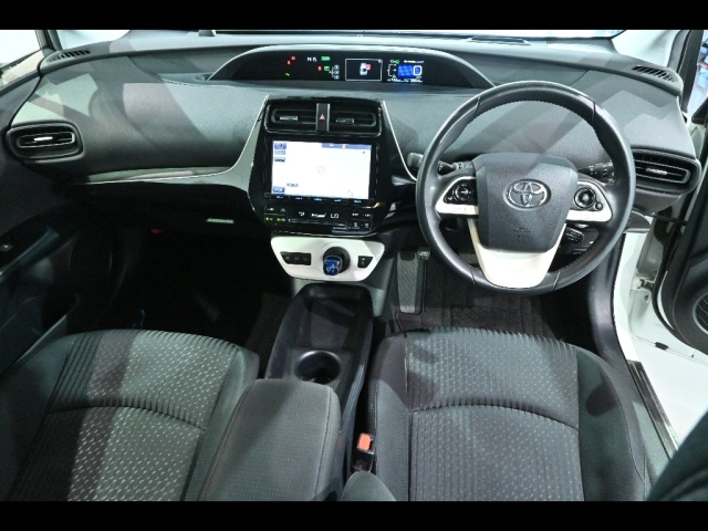 TOYOTA PRIUS 2017