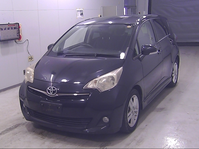 TOYOTA RACTIS 2011