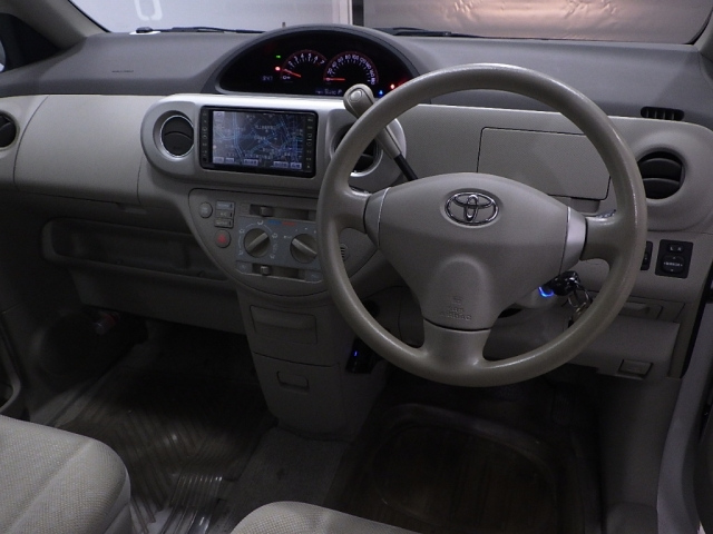TOYOTA PORTE 2008