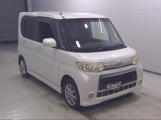 DAIHATSU TANTO 2010