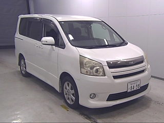 TOYOTA NOAH 2008