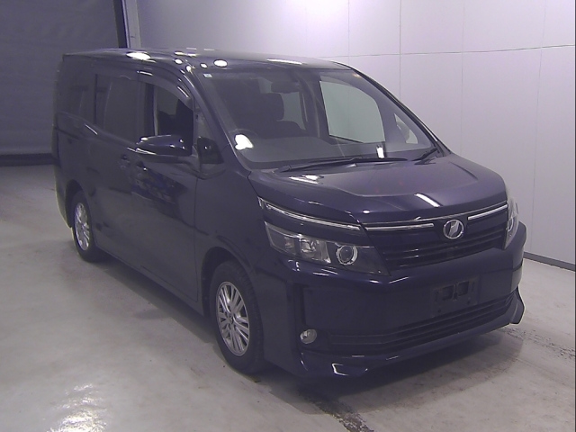 TOYOTA VOXY 2015
