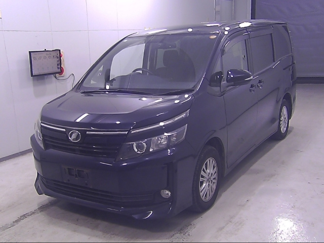 TOYOTA VOXY 2015