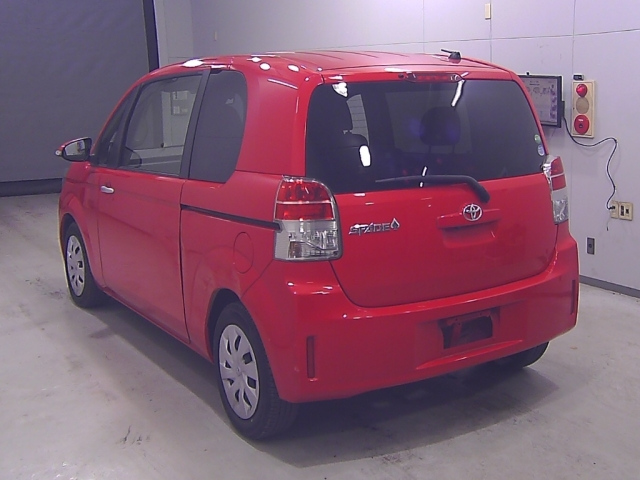 TOYOTA SPADE 2014
