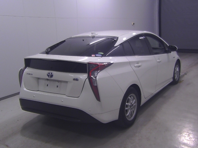 TOYOTA PRIUS 2018