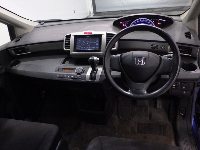 HONDA FREED 2013