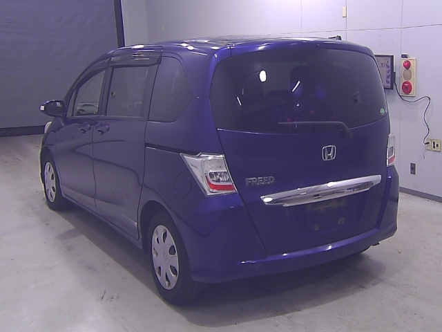 HONDA FREED 2013