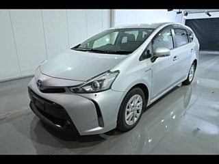 TOYOTA PRIUS ALPHA 2015