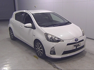 TOYOTA AQUA 2013