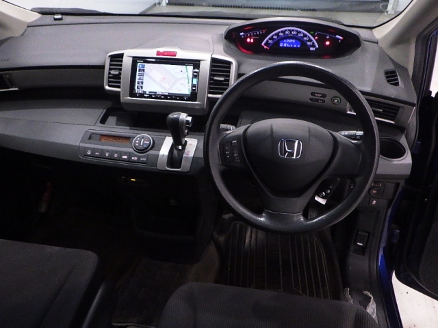 HONDA FREED 2013