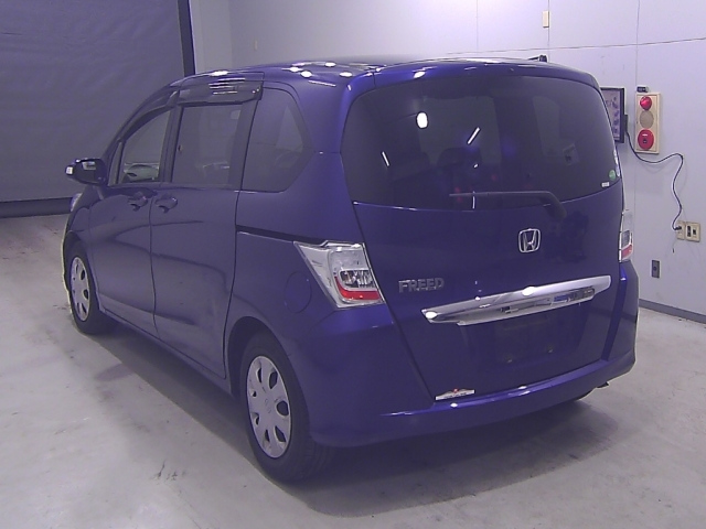 HONDA FREED 2013