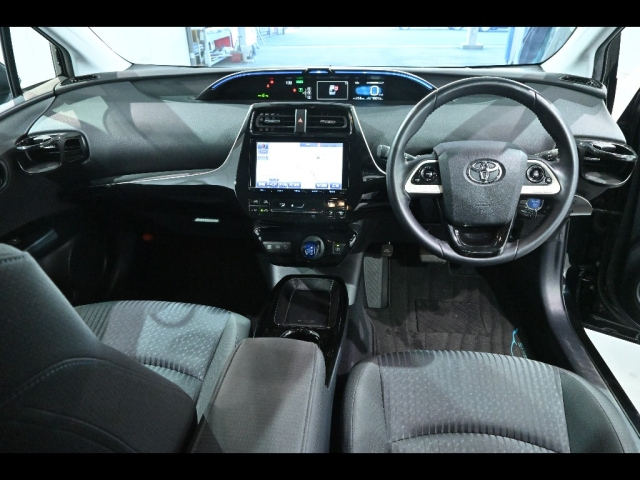 TOYOTA PRIUS 2016