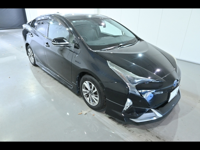 TOYOTA PRIUS 2016