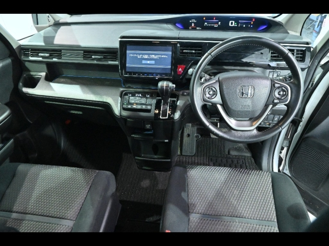 HONDA STEP WAGON 2017