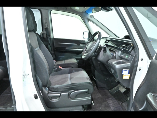 HONDA STEP WAGON 2017