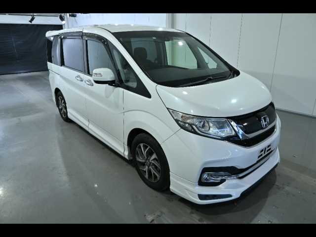 HONDA STEP WAGON 2017