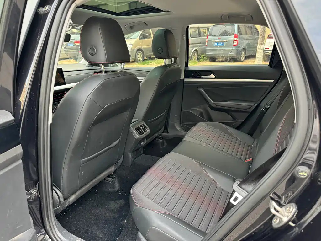 VOLKSWAGEN LAVIDA 2023