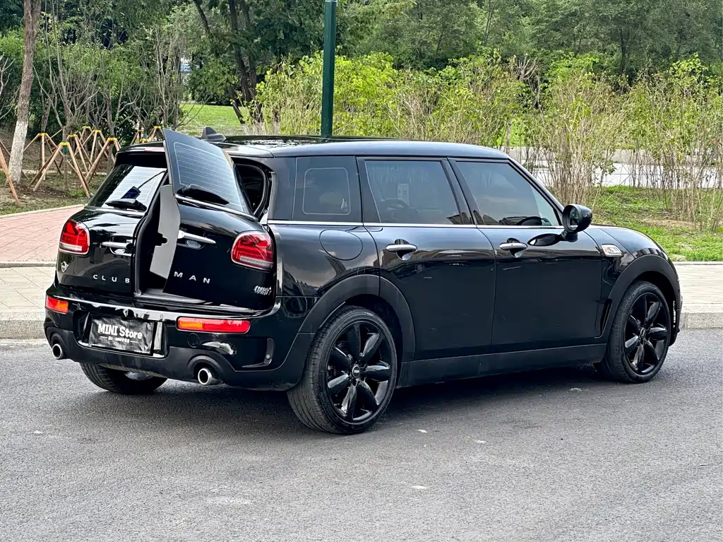 MINI CLUBMAN 2022