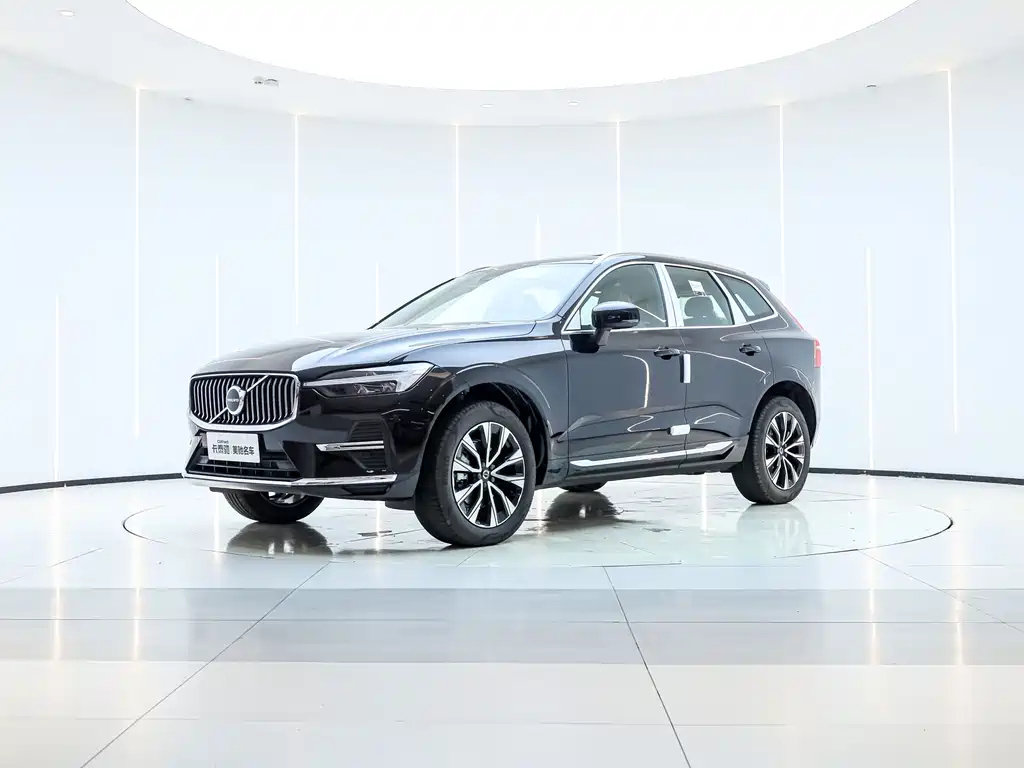 VOLVO XC60 2025