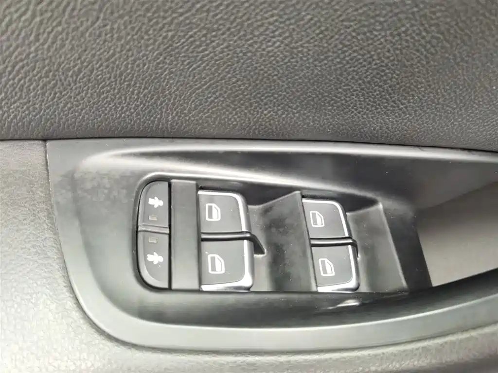 AUDI A6L 2014