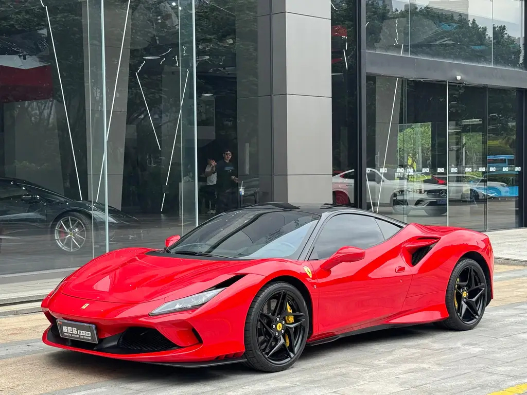 FERRARI F8