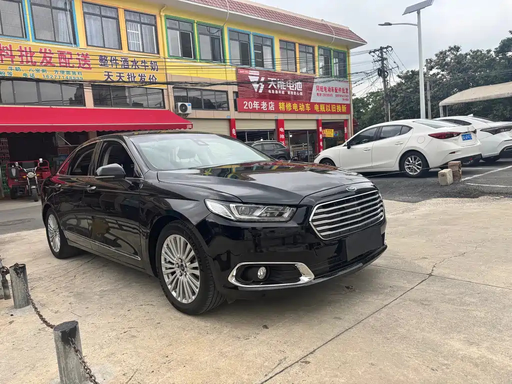 FORD TAURUS 2017