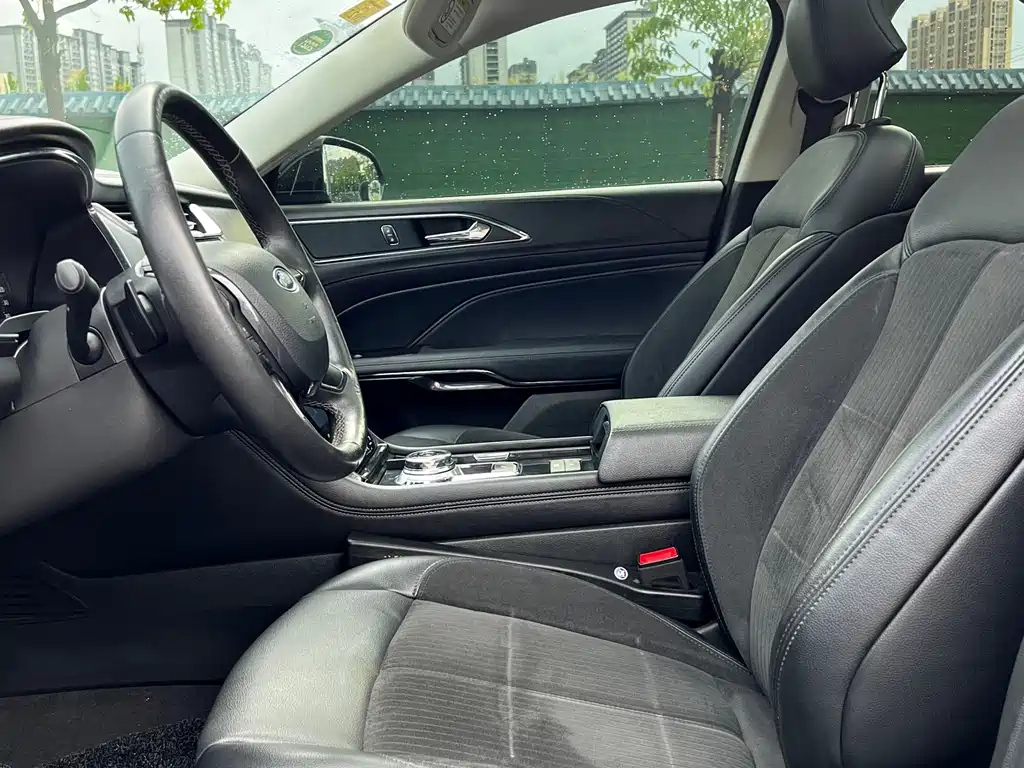FORD TAURUS 2019