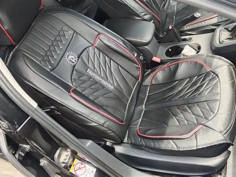 VOLKSWAGEN SAGITAR 2014