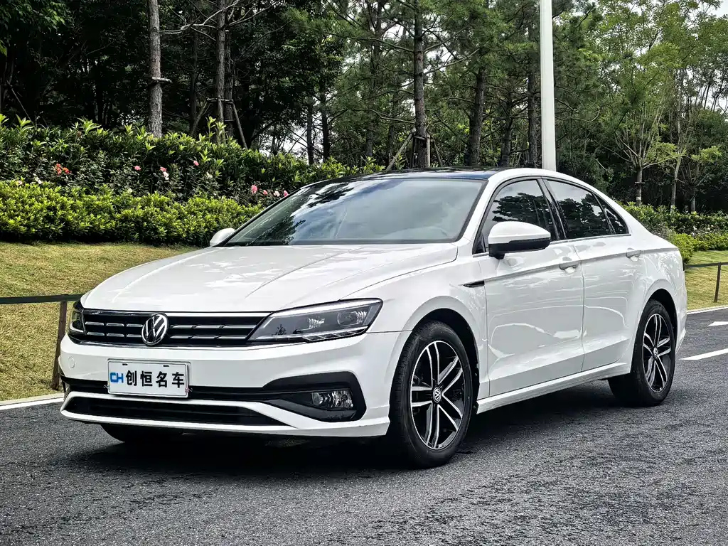 VOLKSWAGEN LAMANDO 2019