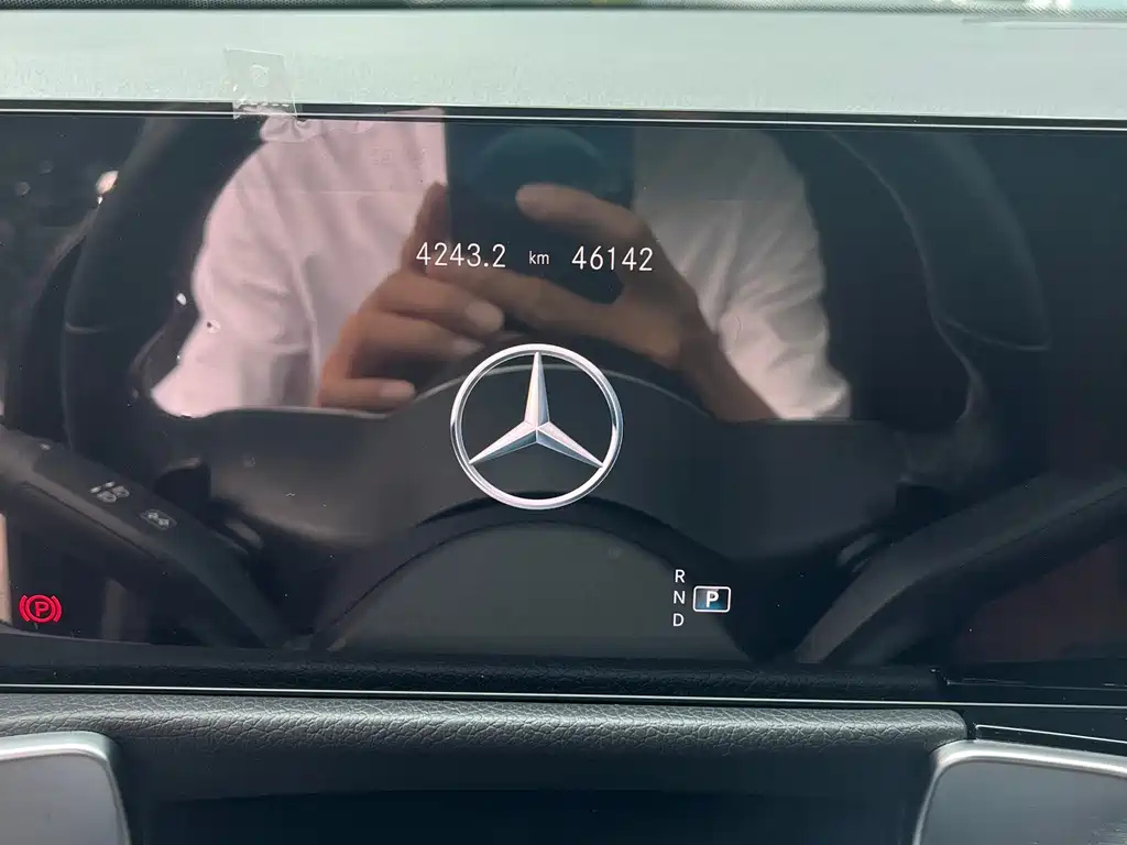 MERCEDES BENZ GLB 2023