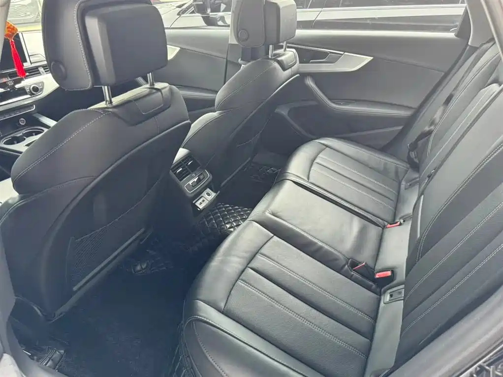 AUDI A4L 2022