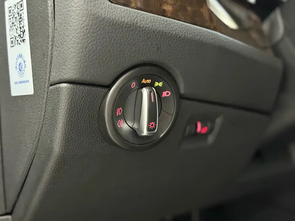 VOLKSWAGEN MULTIVAN 2018