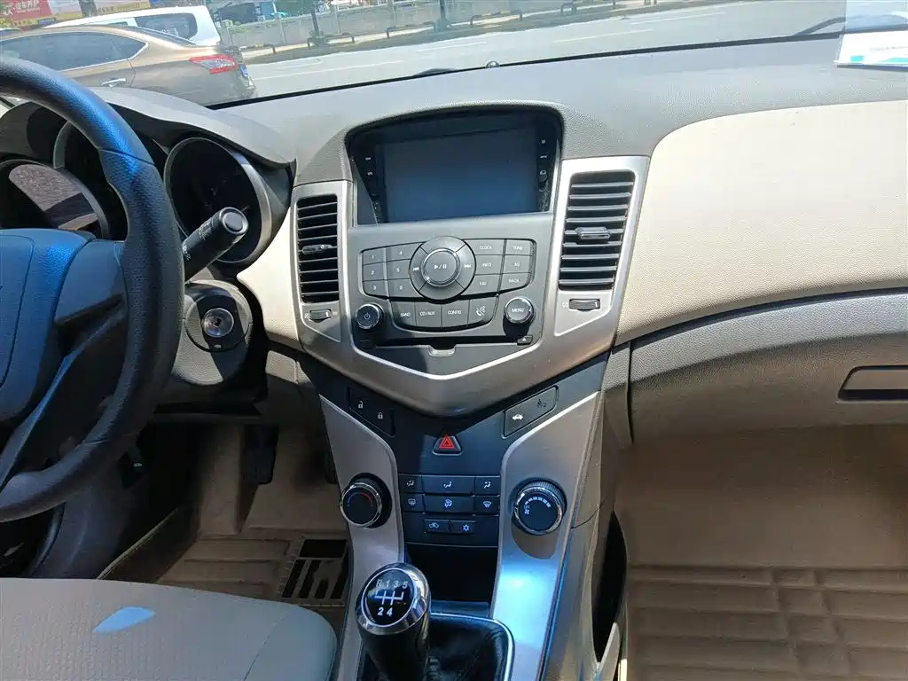 CHEVROLET CRUZE 2015