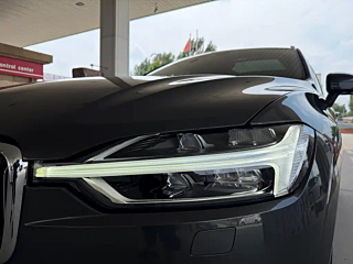 VOLVO XC60 2019