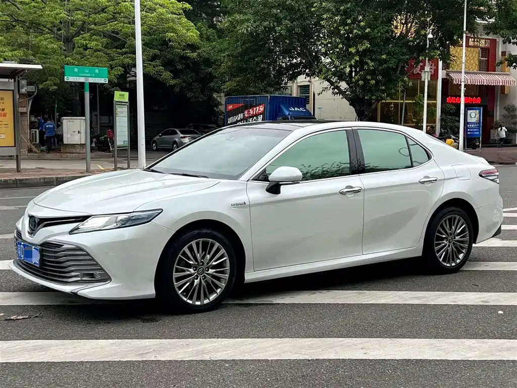 TOYOTA CAMRY 2019