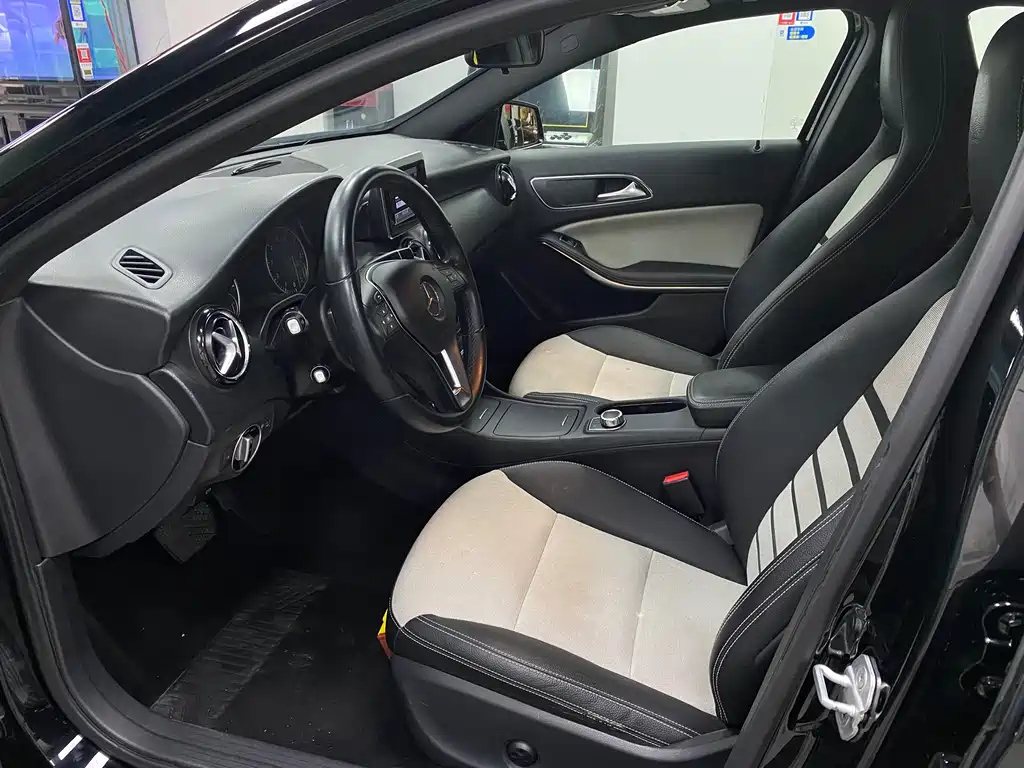 MERCEDES BENZ A-CLASS IMPORT 2013
