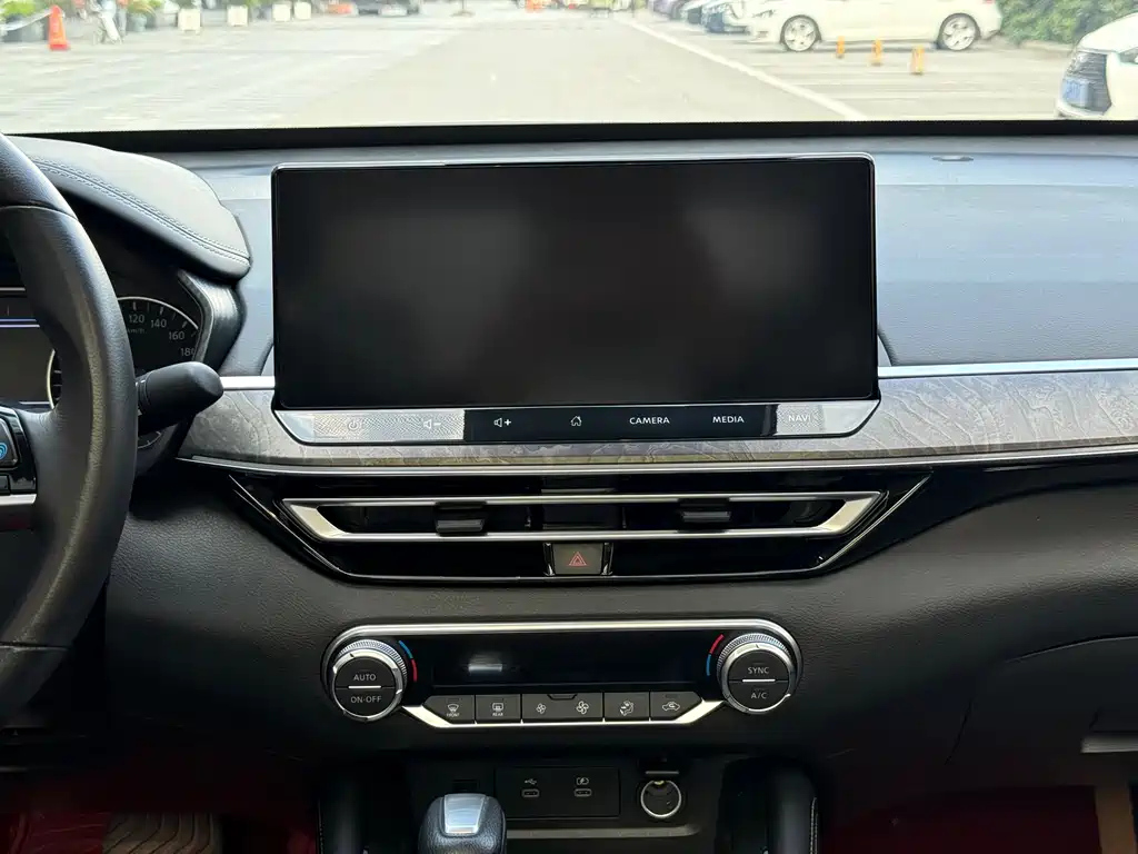 NISSAN TEANA 2022