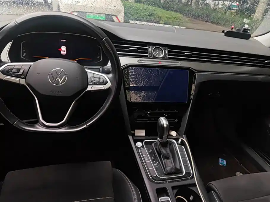 VOLKSWAGEN MAGOTAN 2020