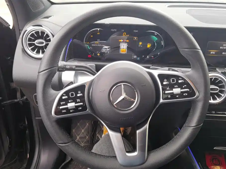 MERCEDES BENZ GLB 2021