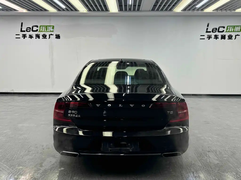 VOLVO S90 2017