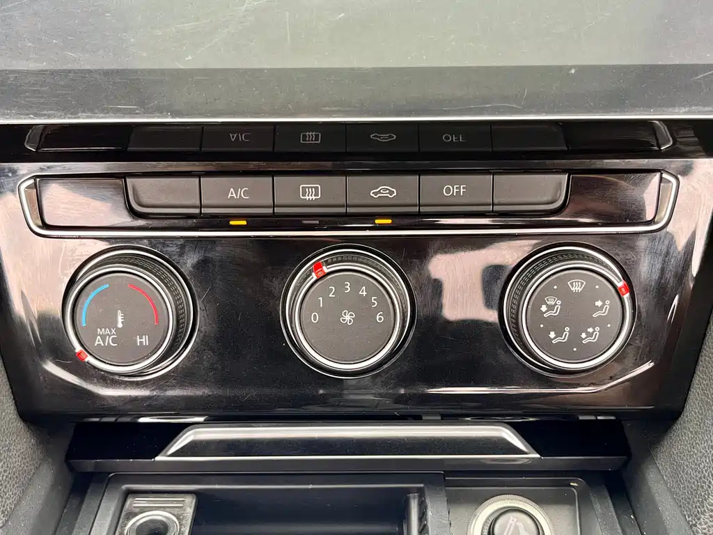VOLKSWAGEN MAGOTAN 2018