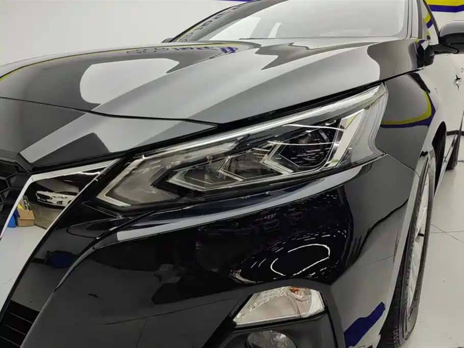 NISSAN TEANA 2020