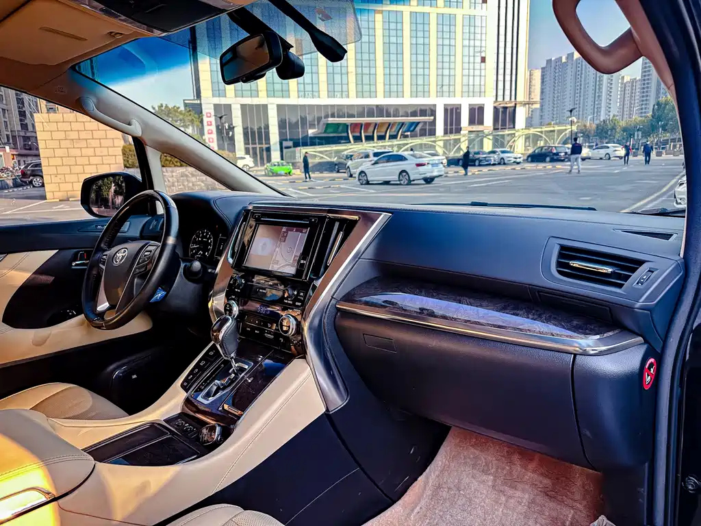 TOYOTA ALPHARD 2019