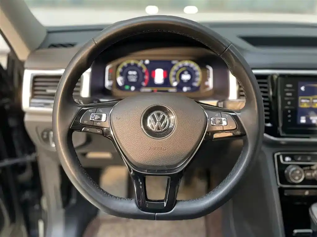 VOLKSWAGEN TOURAN 2021