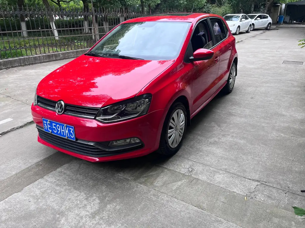 VOLKSWAGEN POLO 2016