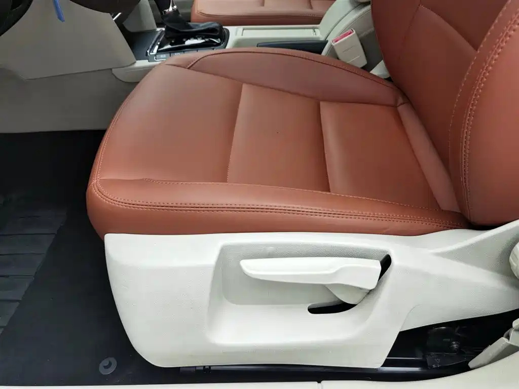 SKODA SUPERB 2013