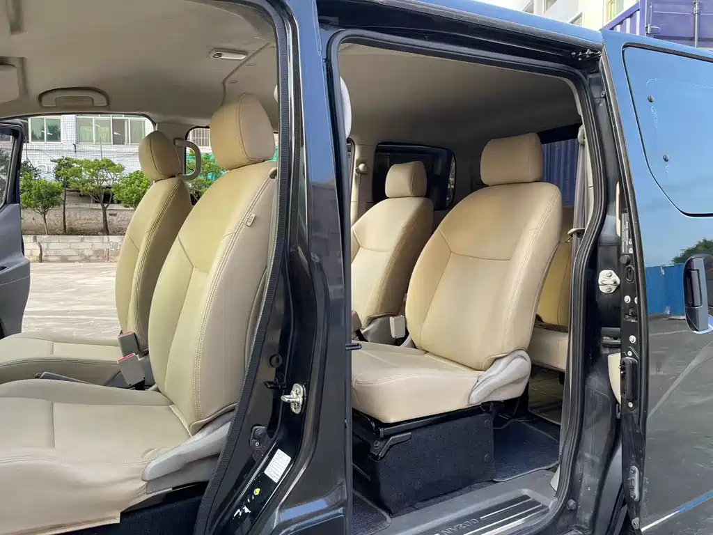 NISSAN NV200 2015