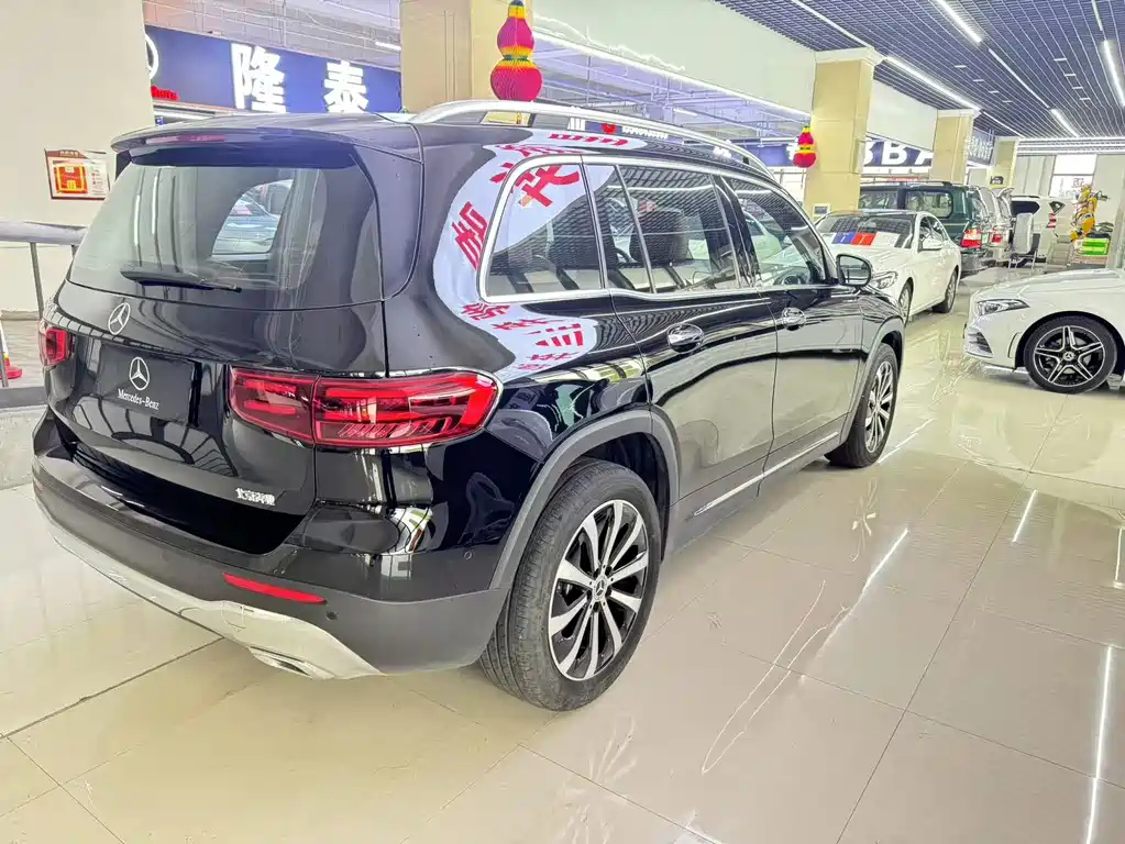 MERCEDES BENZ GLB 2024